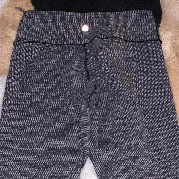 Lululemon wonder under crop - Picture 6 of 8